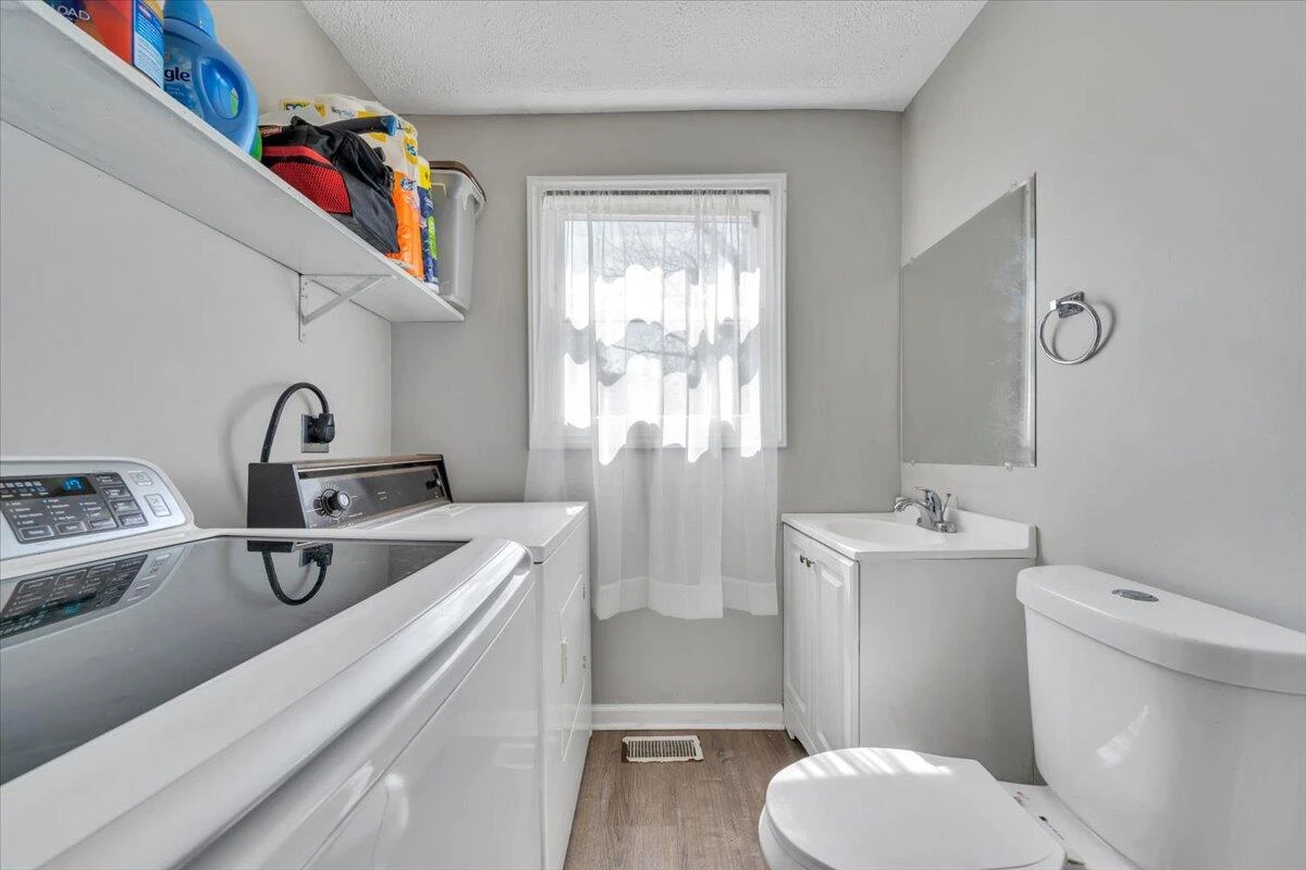 629 Highland AVE SE - Photo 17
