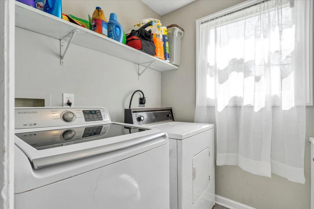 629 Highland AVE SE - Photo 18