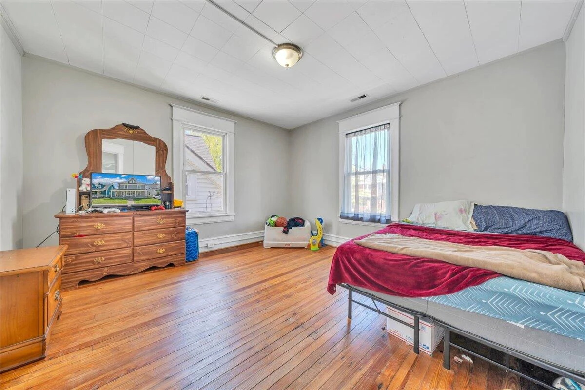629 Highland AVE SE - Photo 26