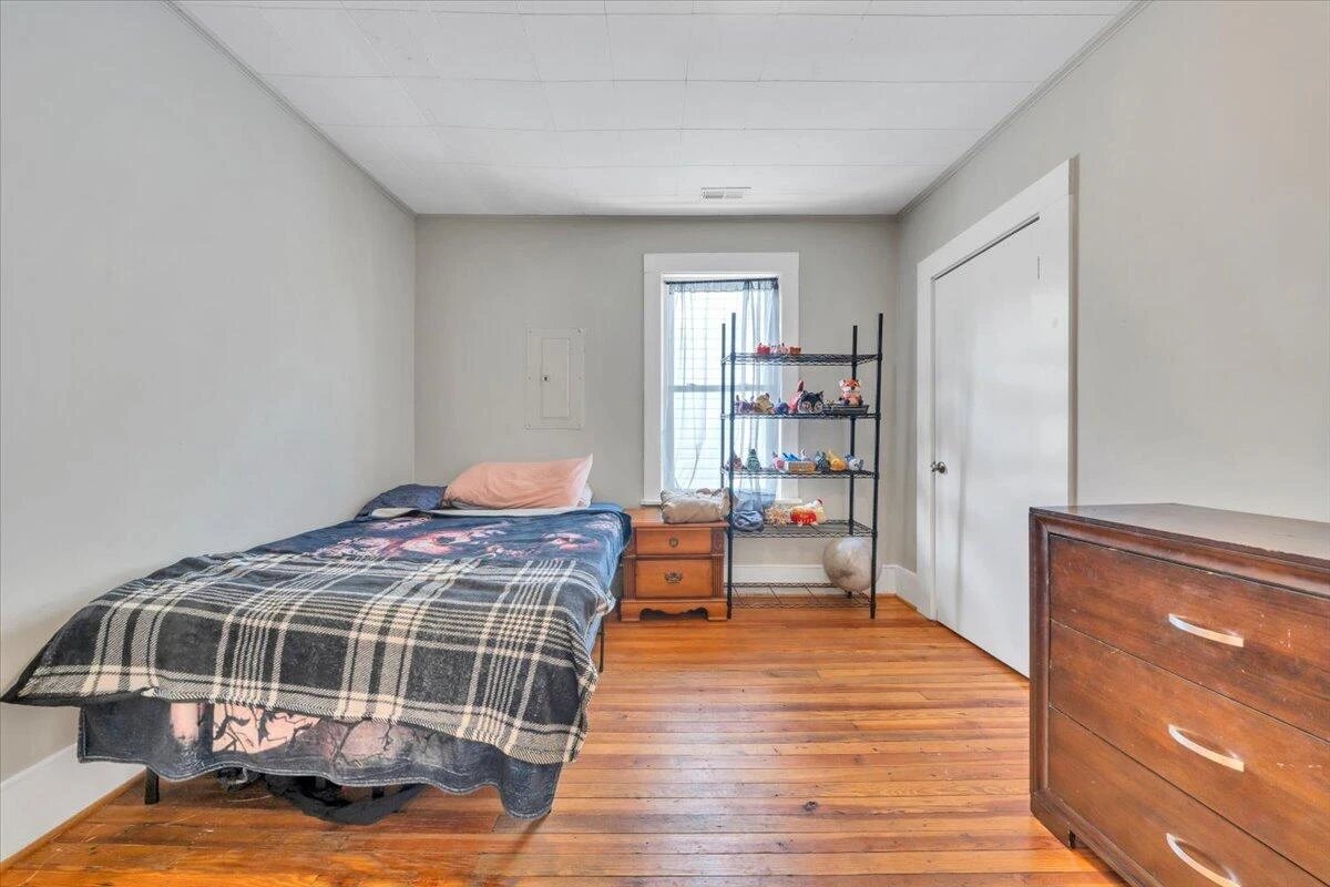 629 Highland AVE SE - Photo 29