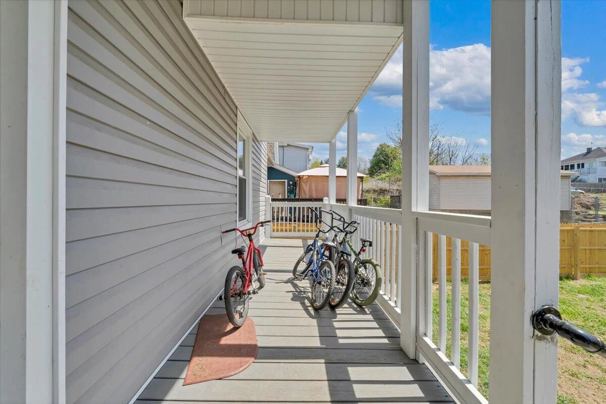 629 Highland AVE SE - Photo 37