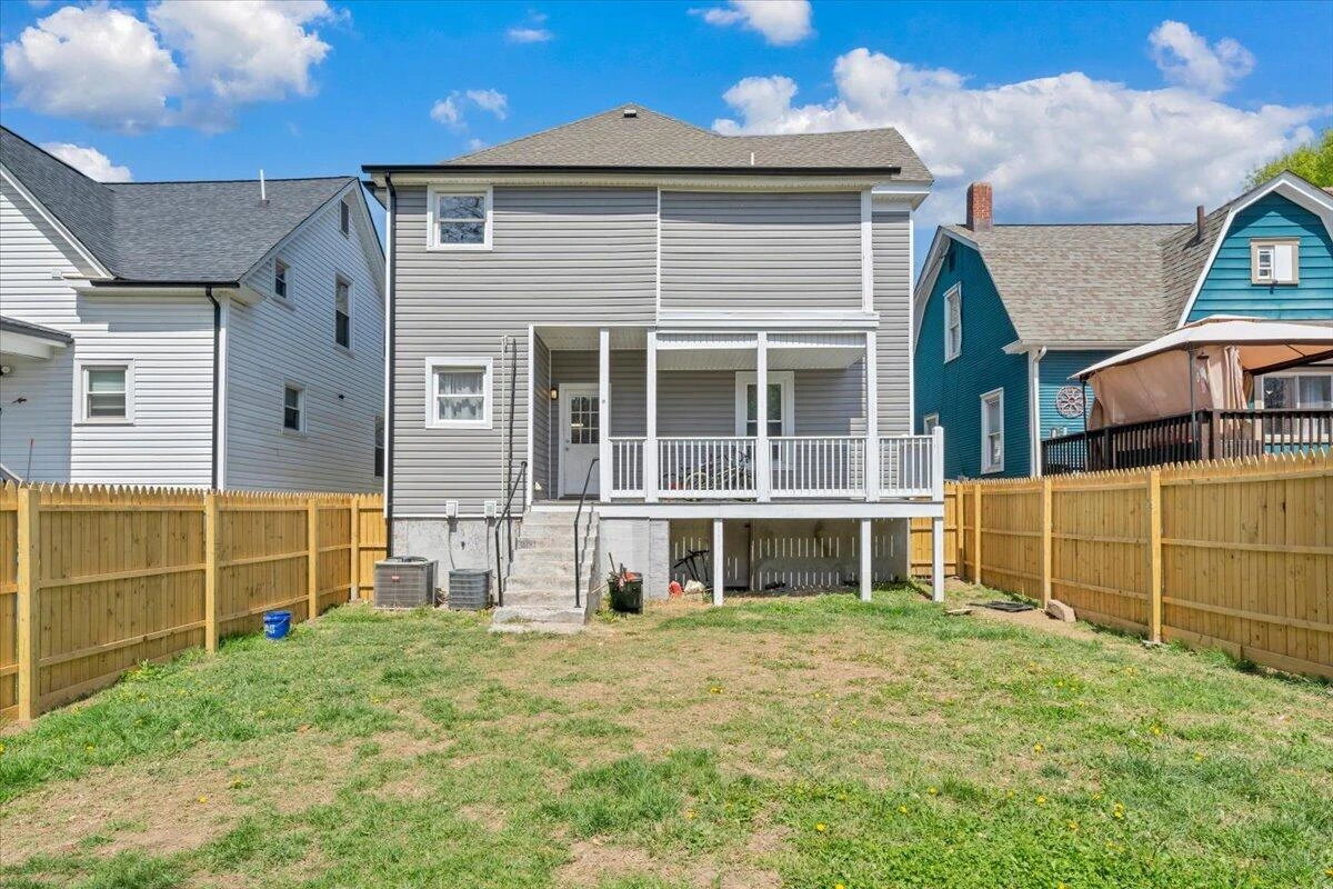629 Highland AVE SE - Photo 38
