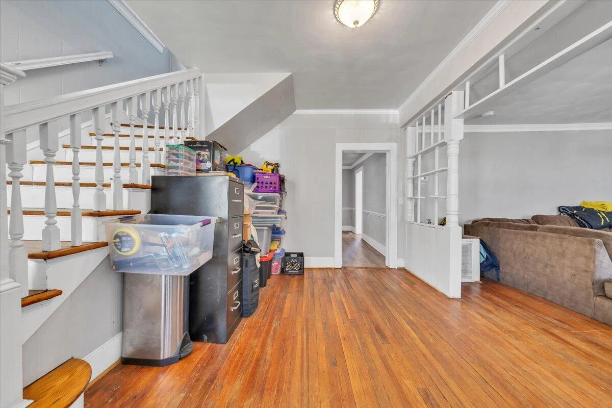 629 Highland AVE SE - Photo 4