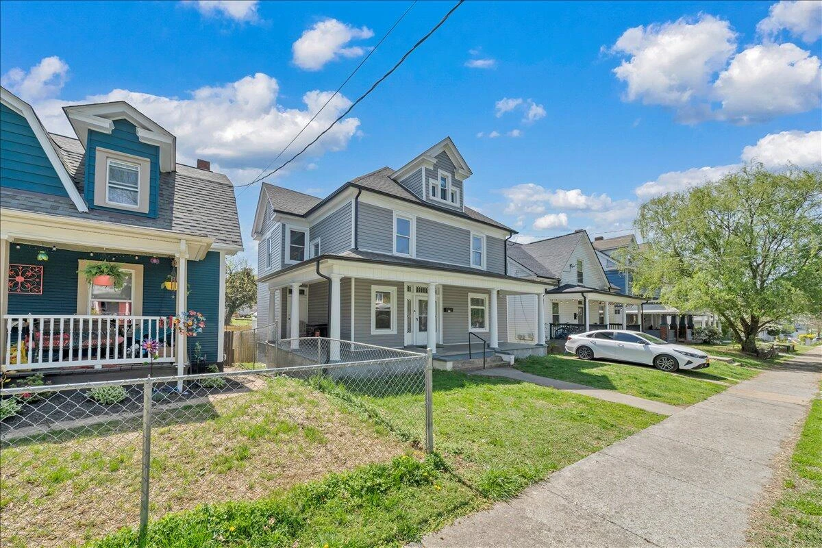 629 Highland AVE SE - Photo 42