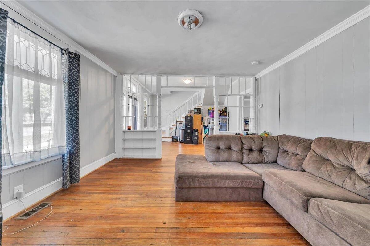 629 Highland AVE SE - Photo 7
