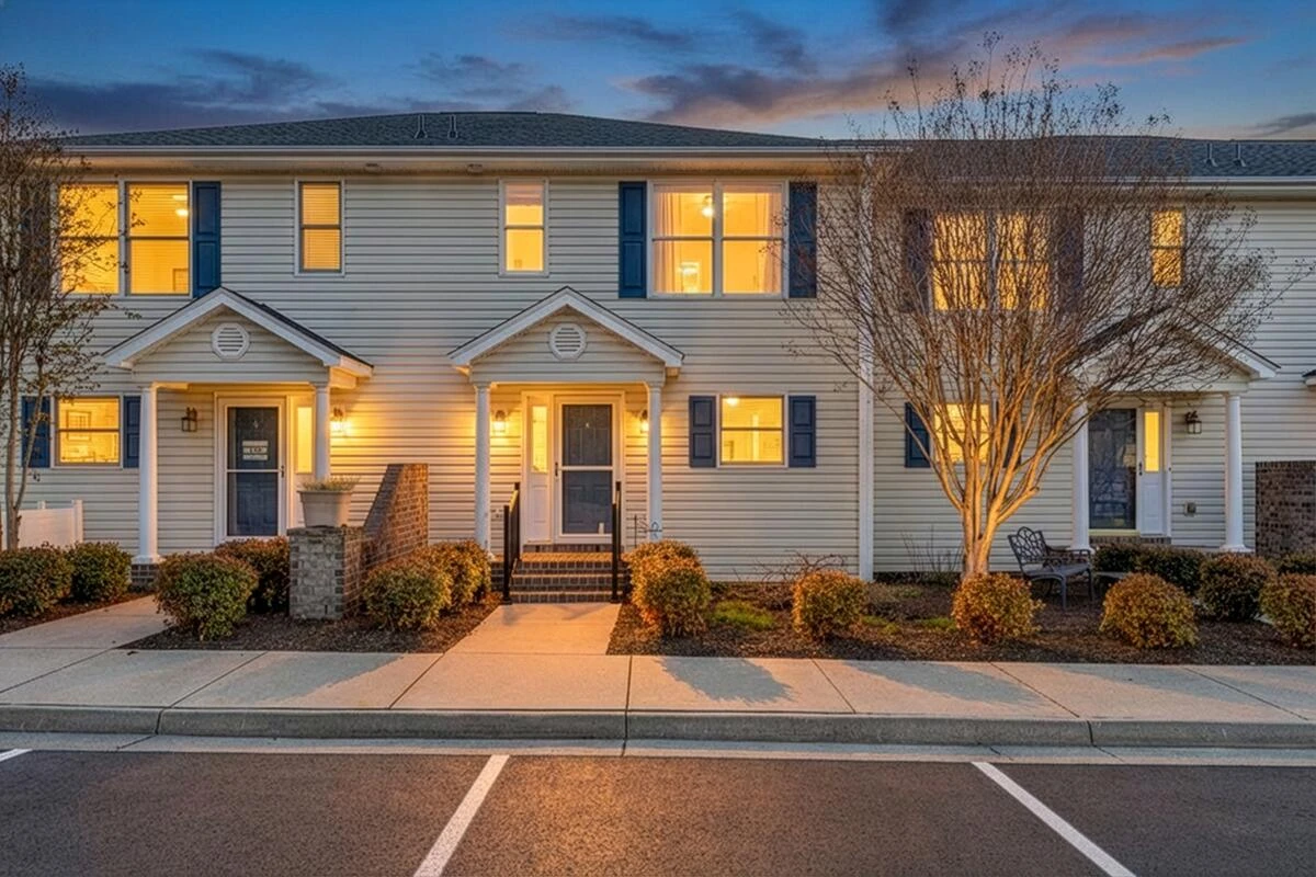 475 Cambridge CT #E2