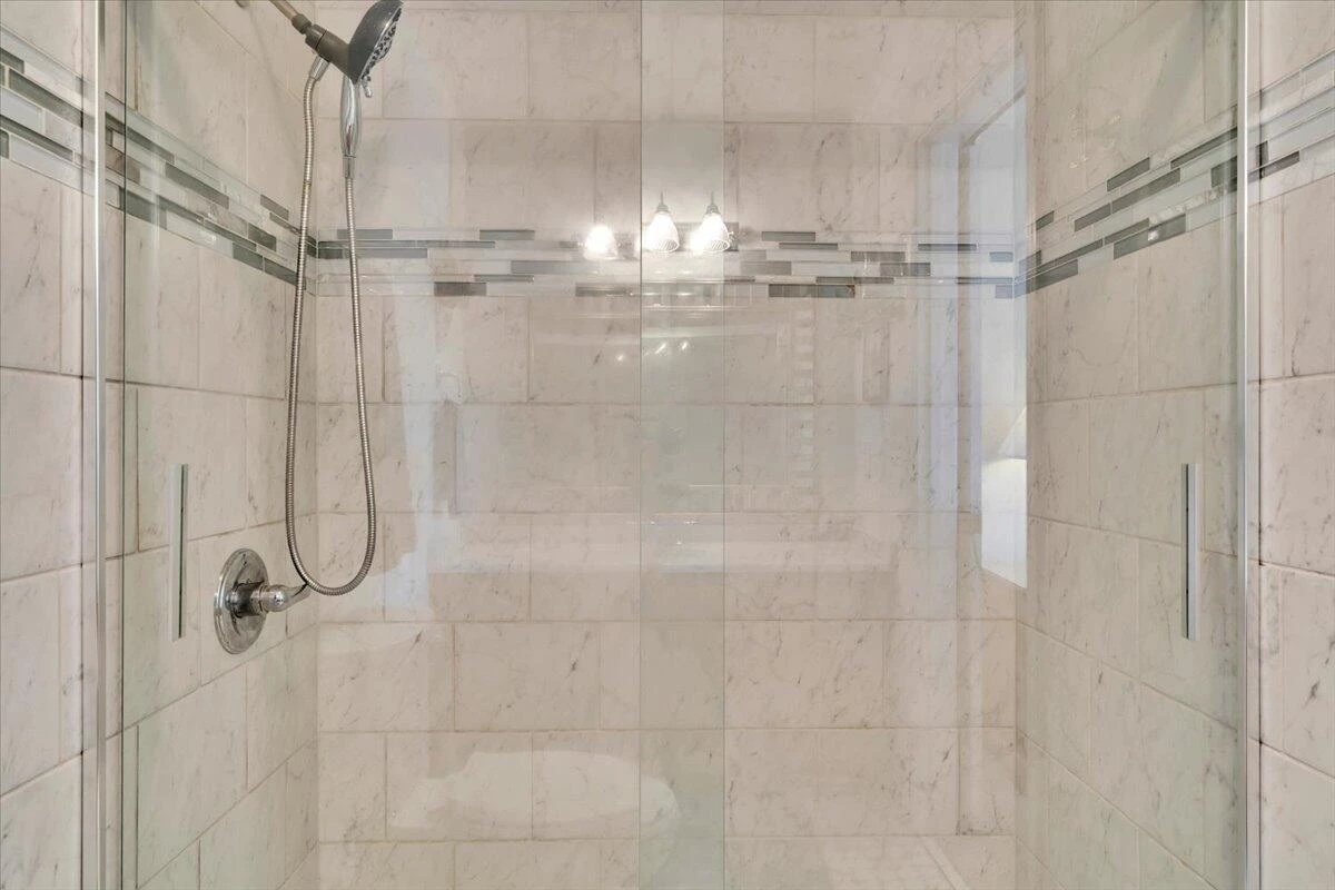 475 Cambridge CT #E2 - Photo 22