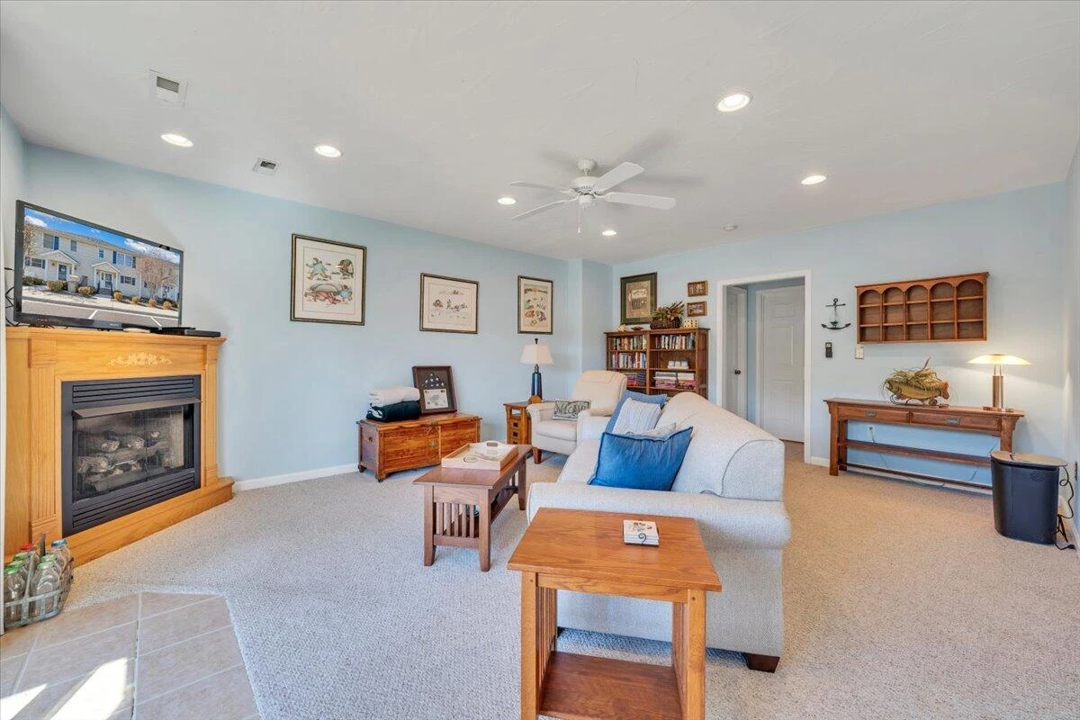 475 Cambridge CT #E2 - Photo 27