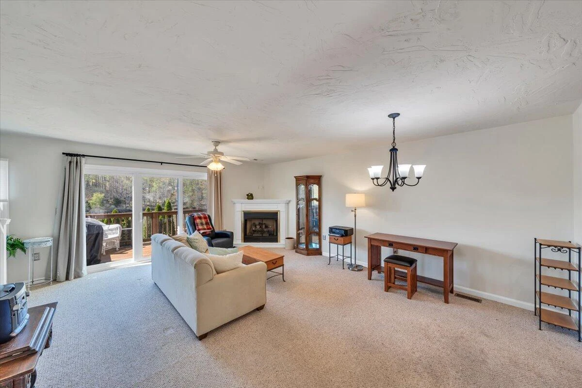 475 Cambridge CT #E2 - Photo 4