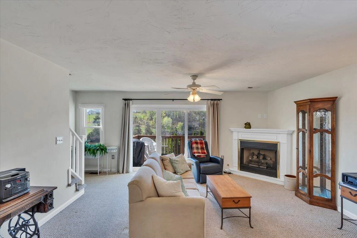 475 Cambridge CT #E2 - Photo 5