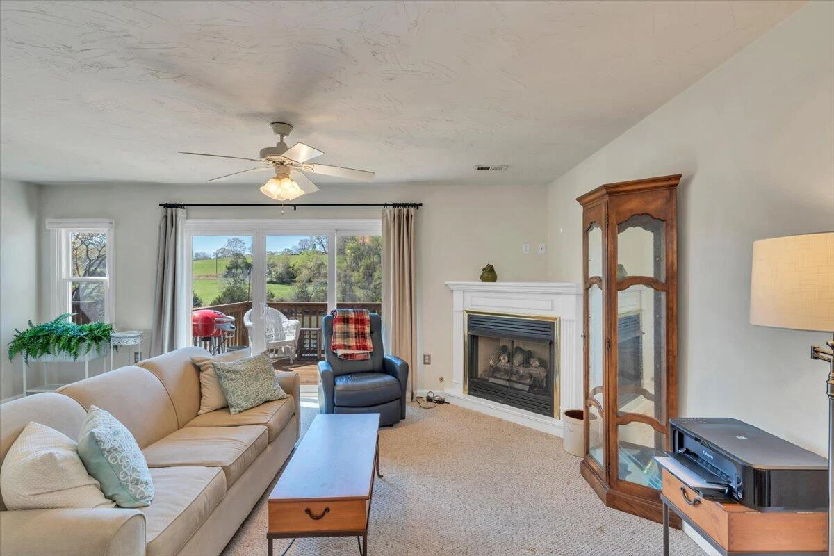 475 Cambridge CT #E2 - Photo 6