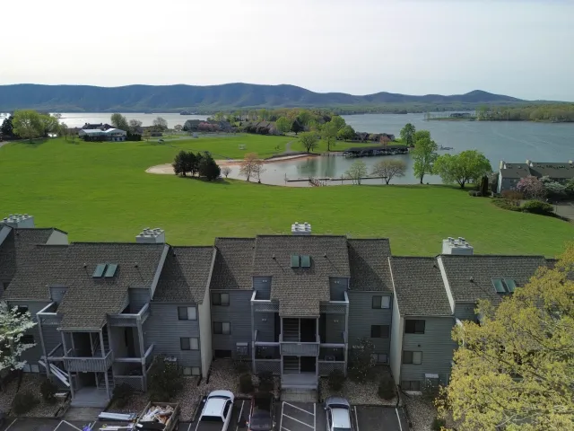 110 Sailors Cove DR