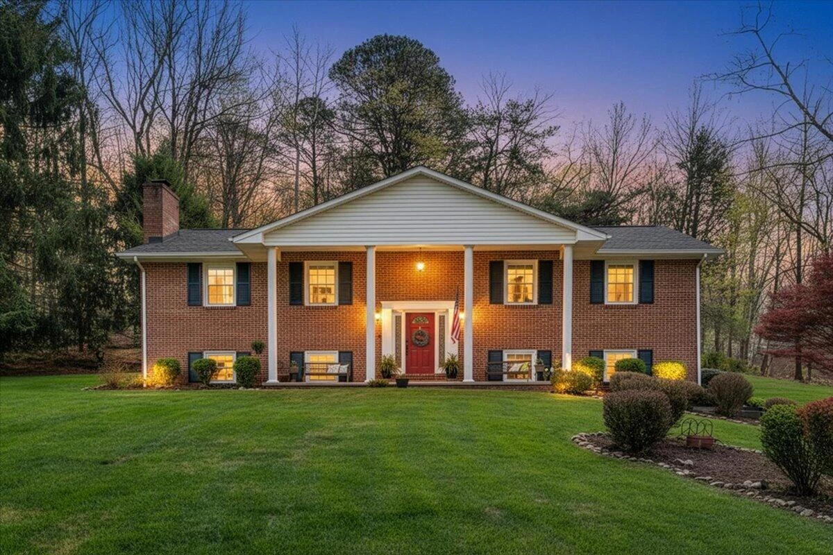 3 Pineview DR