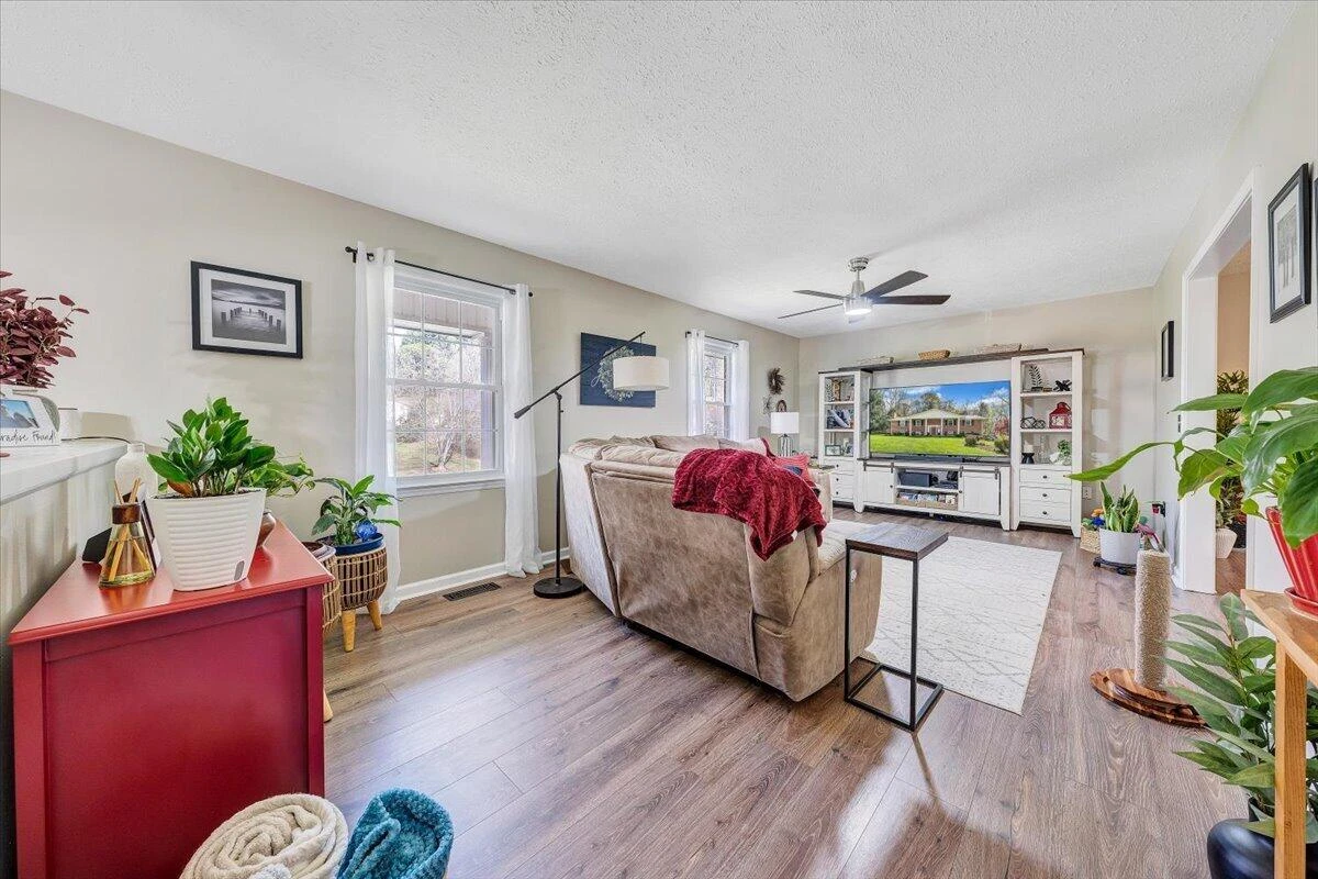 3 Pineview DR - Photo 5