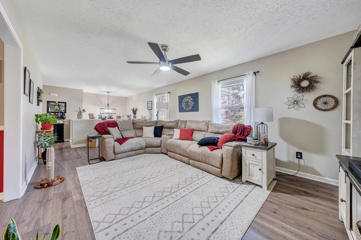 3 Pineview DR - Photo 6