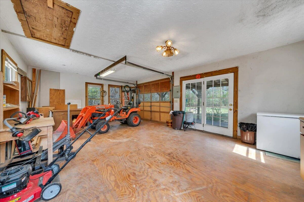 75 Johns Creek RD - Photo 52