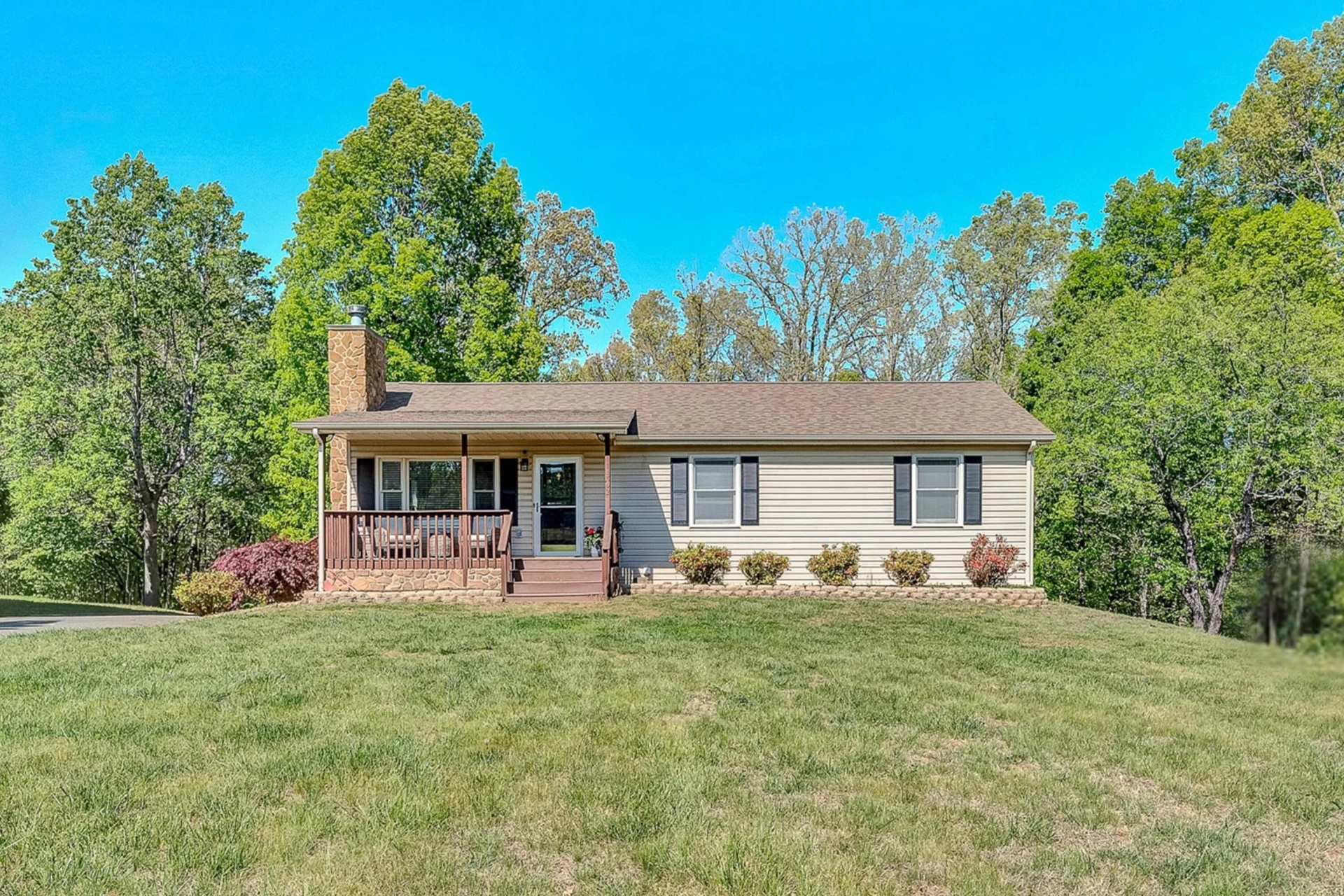 1302 Goodview RD