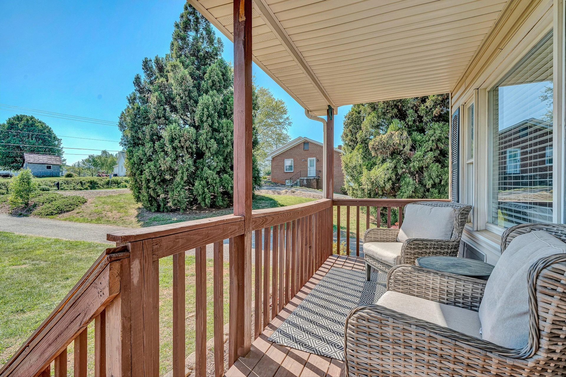 1302 Goodview RD - Photo 4