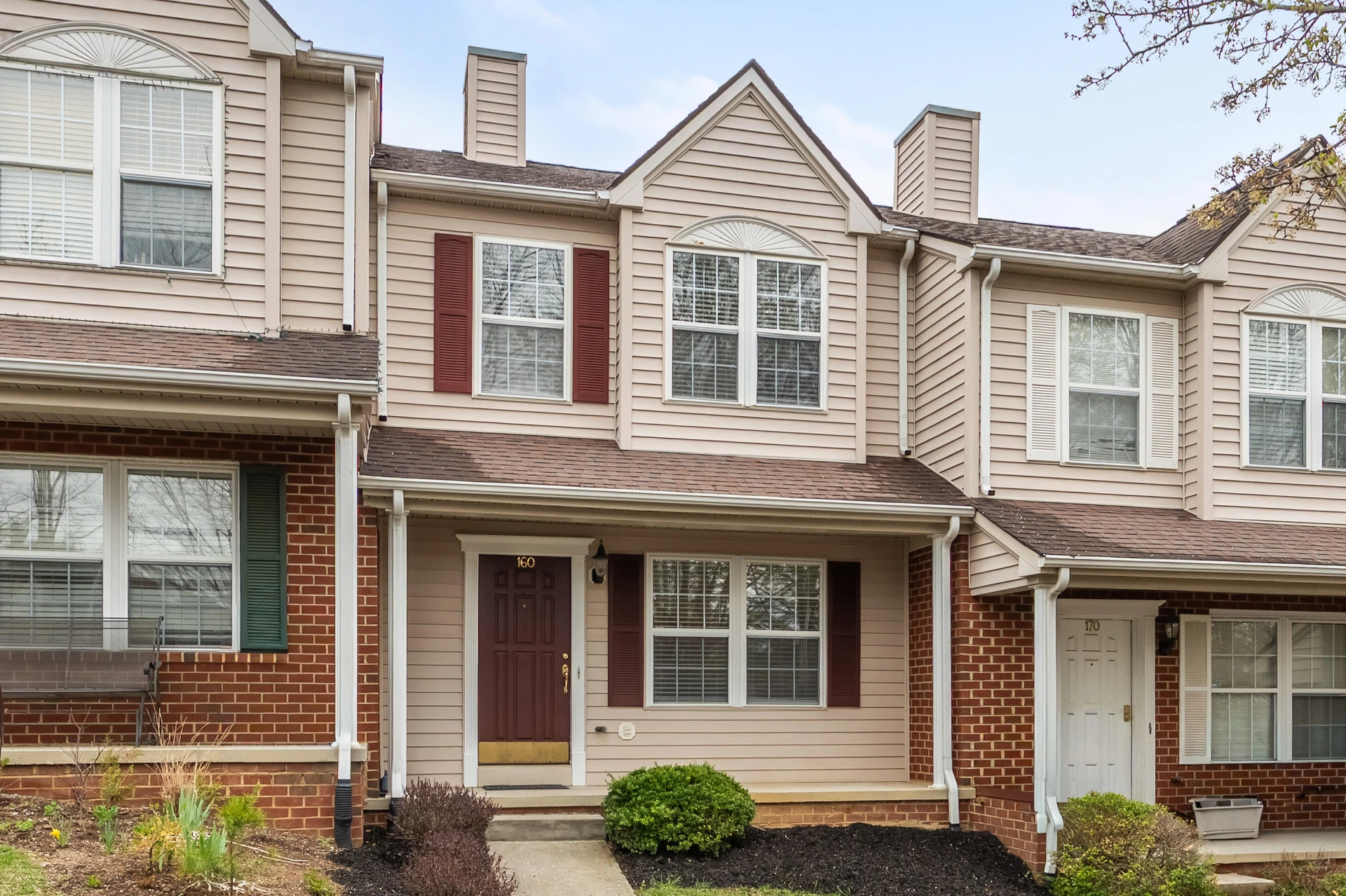 160 Willow Oak DR NW