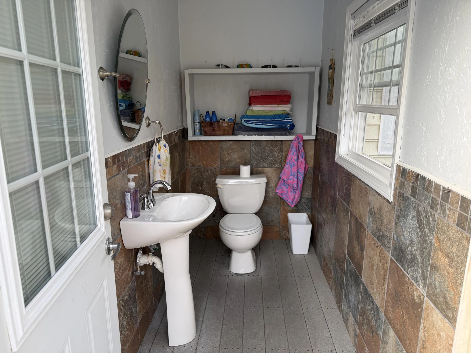 704 Joan CIR - Photo 31