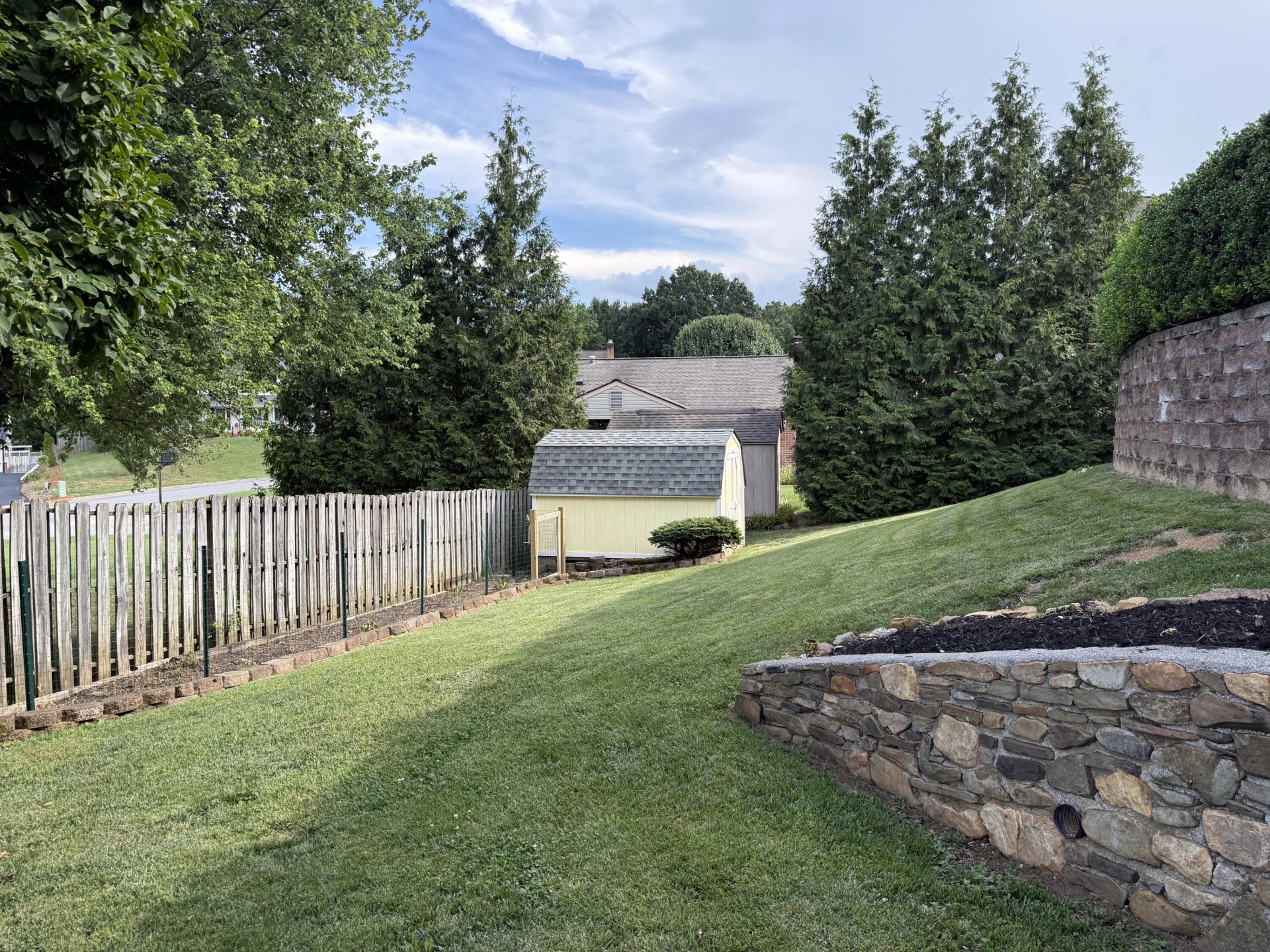 704 Joan CIR - Photo 37