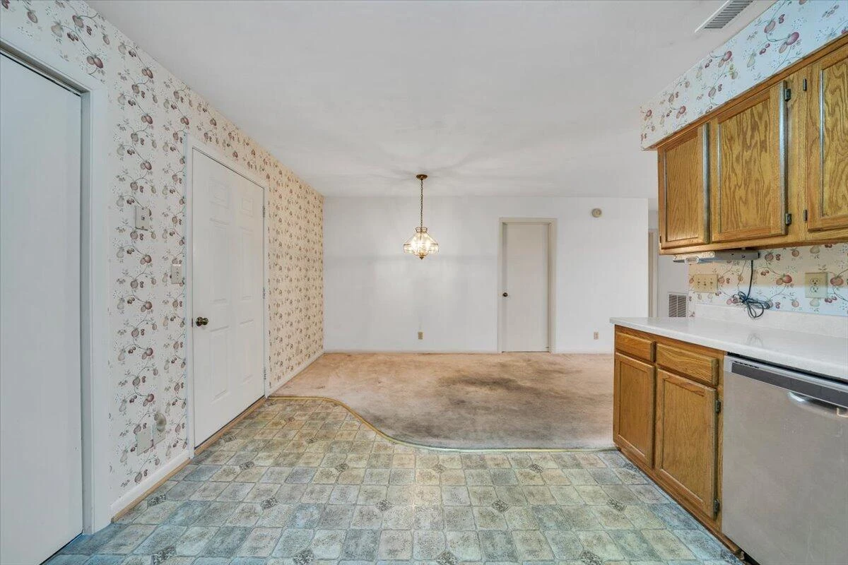 301 Windward DR SW - Photo 10