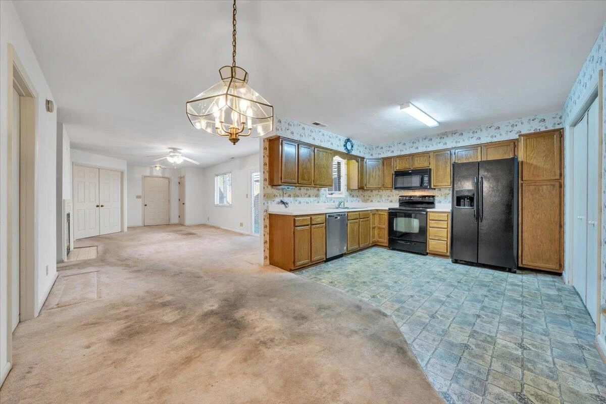 301 Windward DR SW - Photo 11