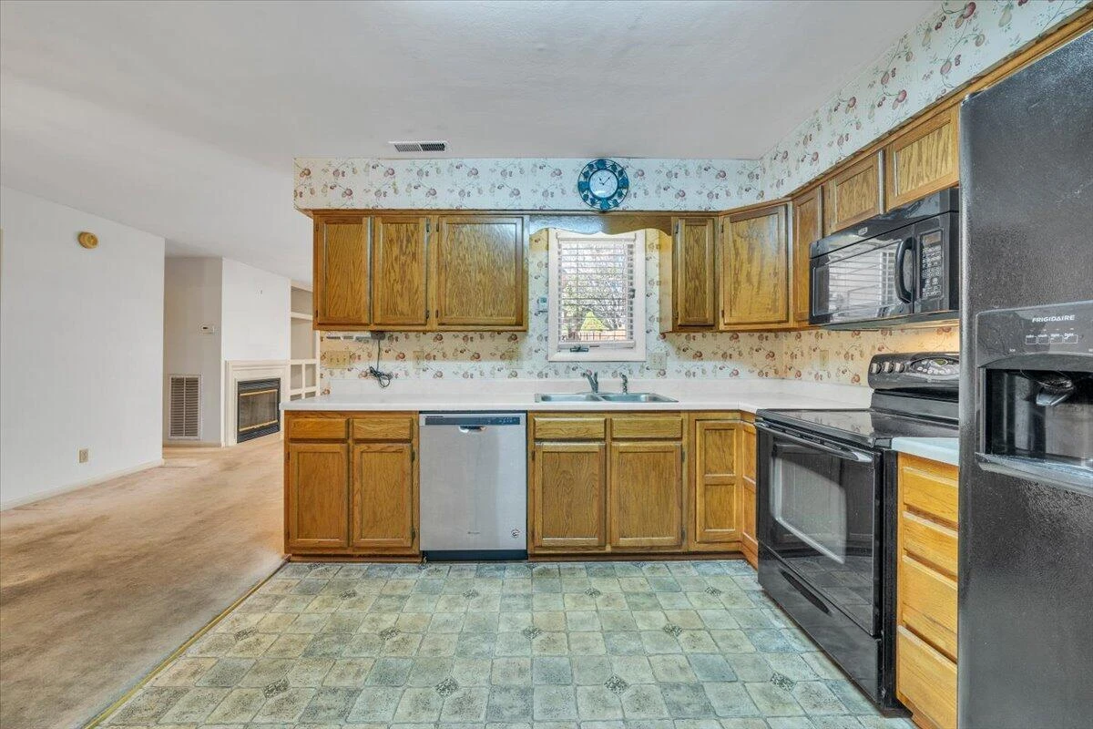 301 Windward DR SW - Photo 8