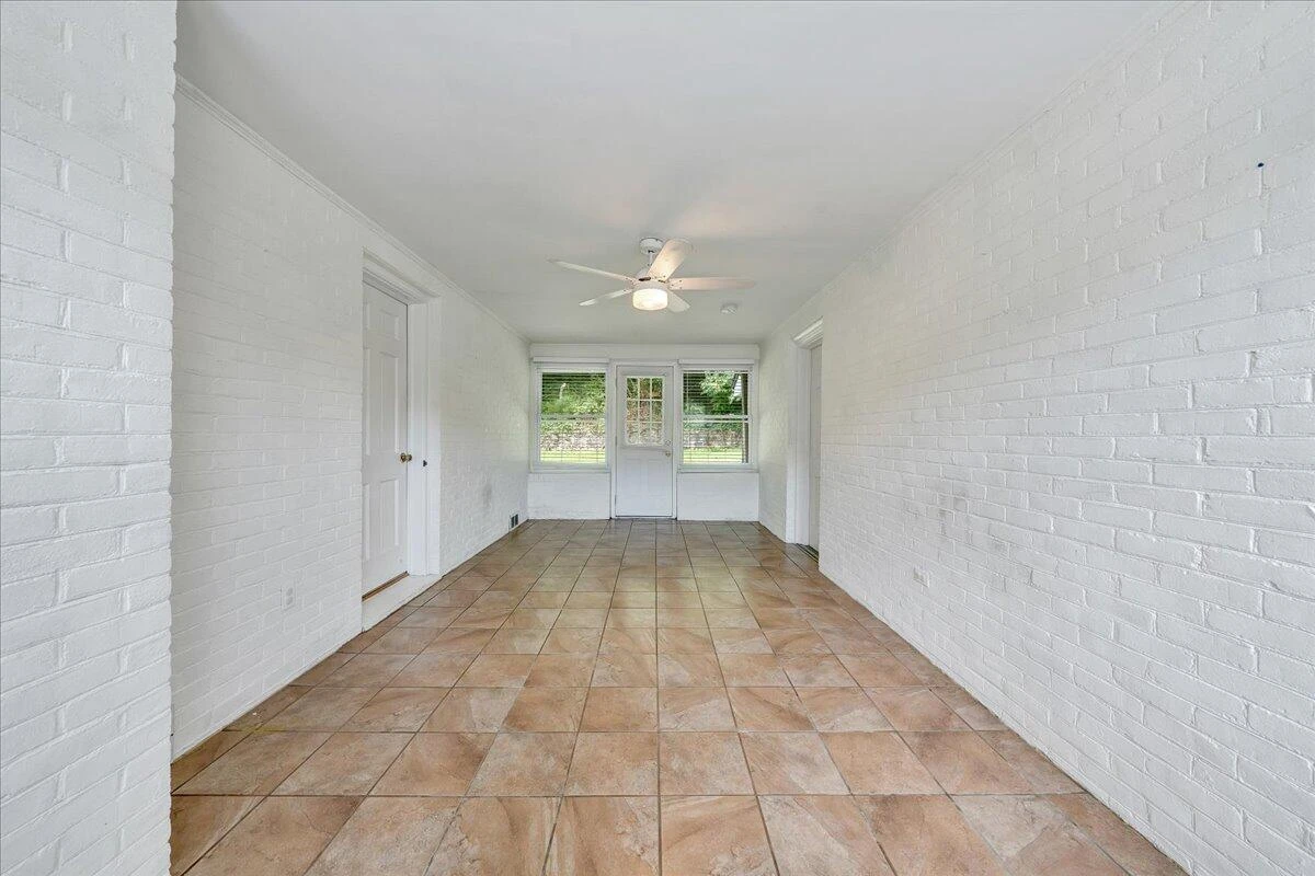 3579 Hartland RD - Photo 19