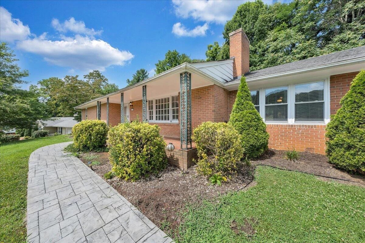 3579 Hartland RD - Photo 2