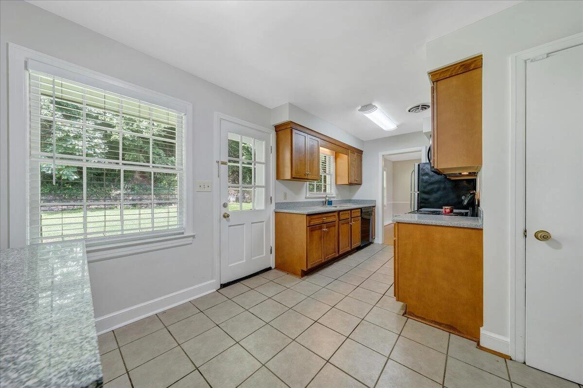3579 Hartland RD - Photo 33