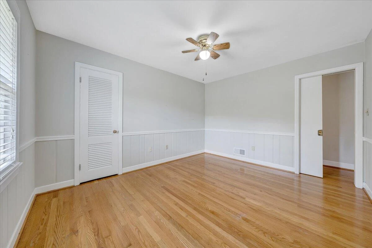 3579 Hartland RD - Photo 4