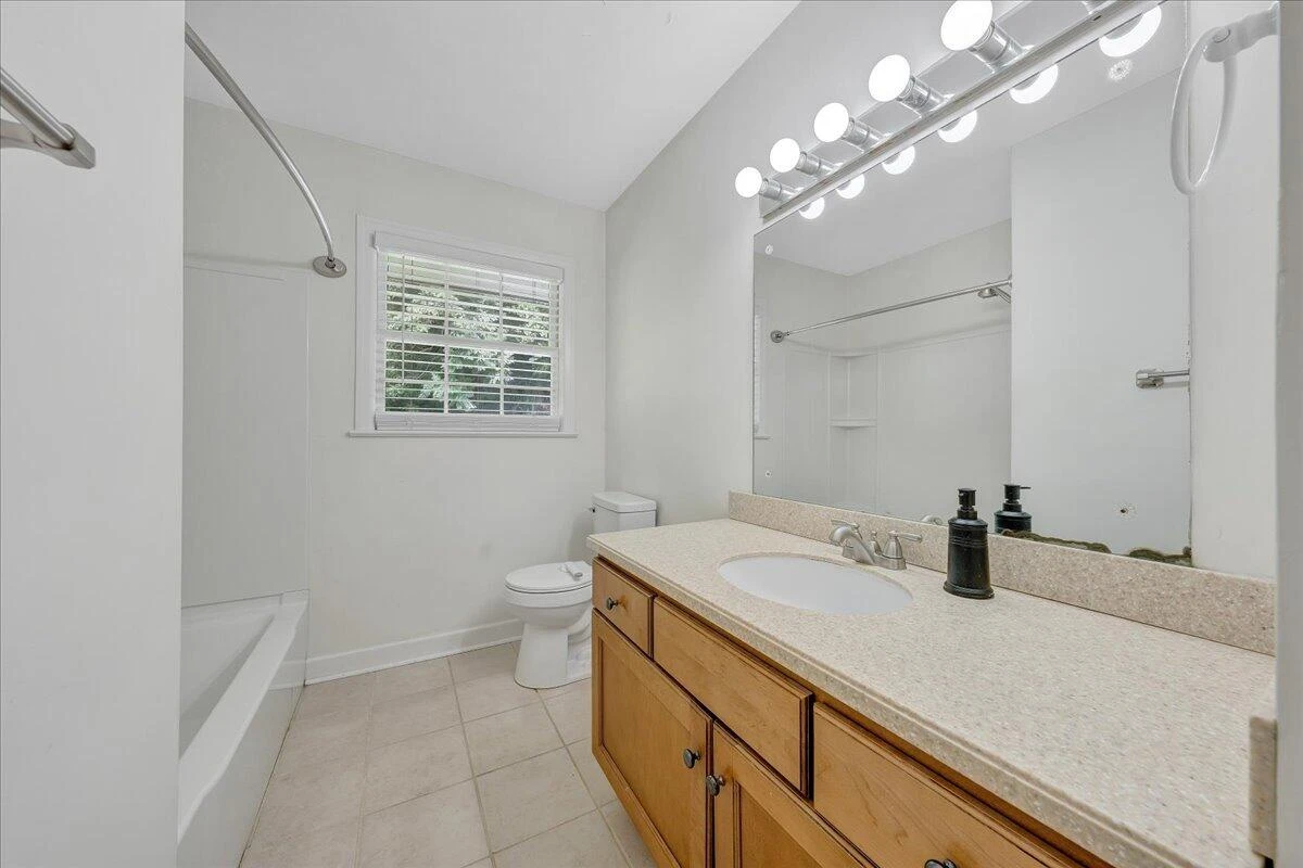 3579 Hartland RD - Photo 5