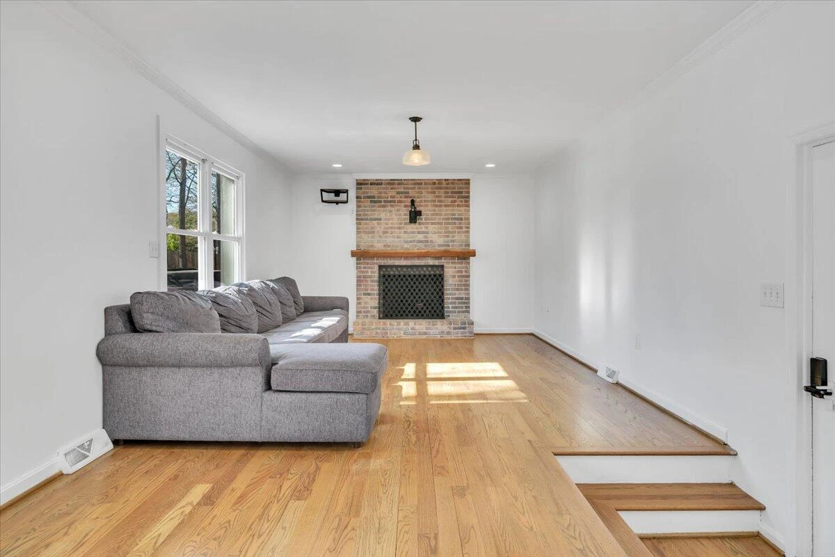 229 Queen Regent CT - Photo 23