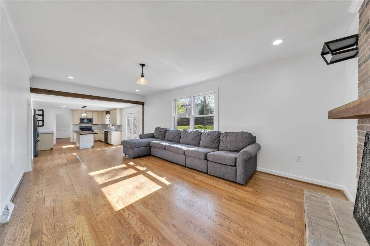 229 Queen Regent CT - Photo 24