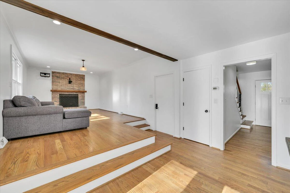 229 Queen Regent CT - Photo 26
