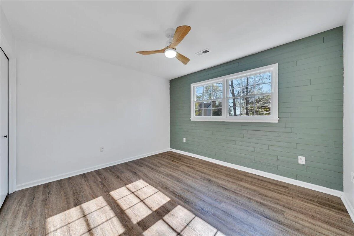229 Queen Regent CT - Photo 37