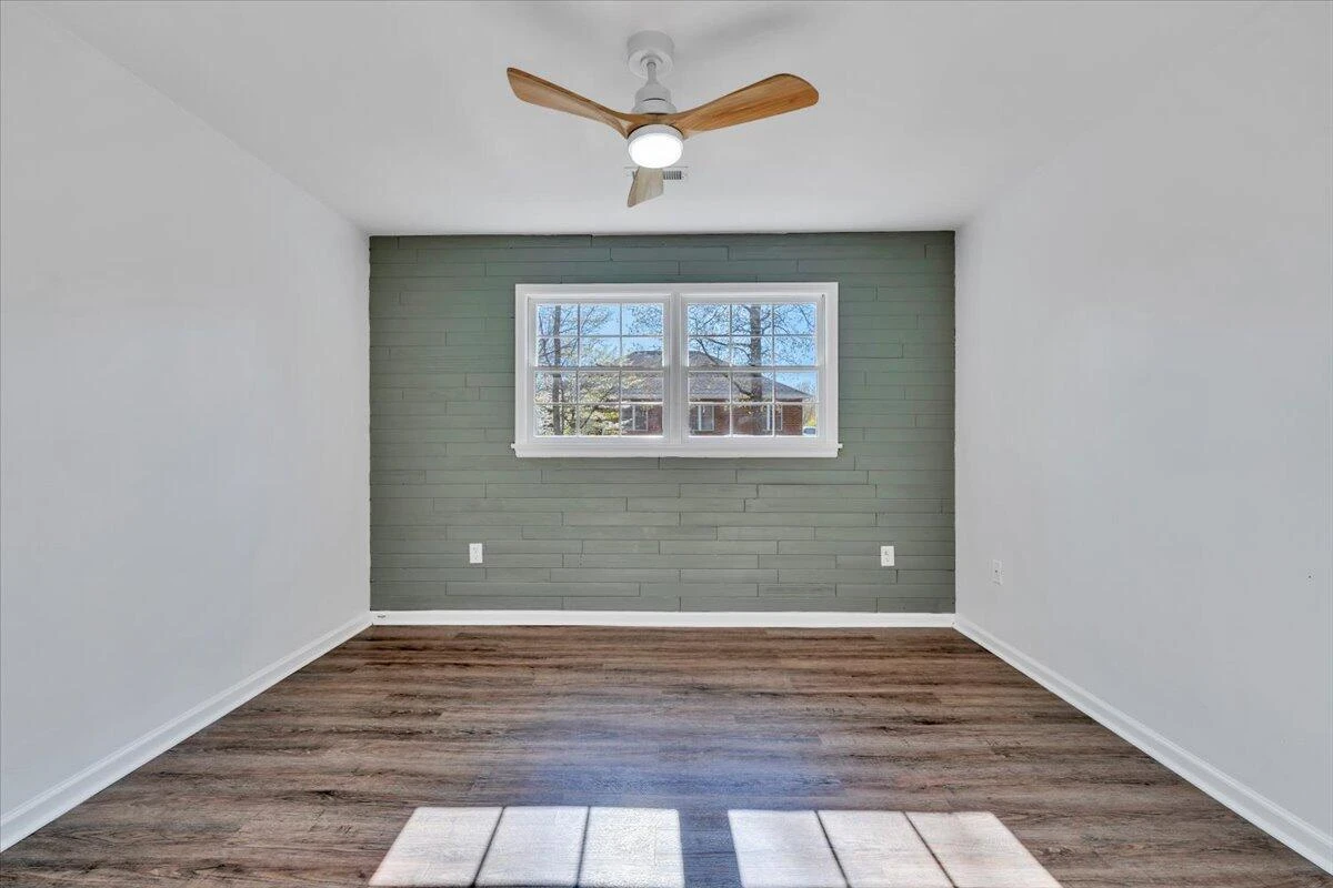 229 Queen Regent CT - Photo 38