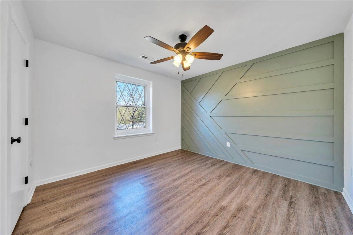 229 Queen Regent CT - Photo 39