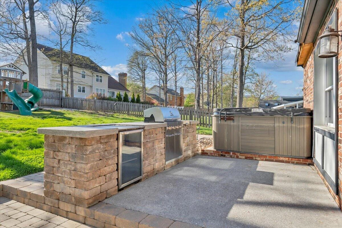 229 Queen Regent CT - Photo 42