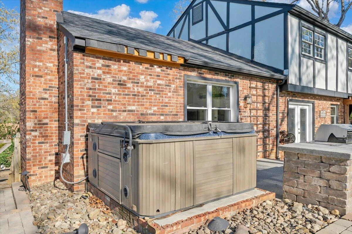 229 Queen Regent CT - Photo 43