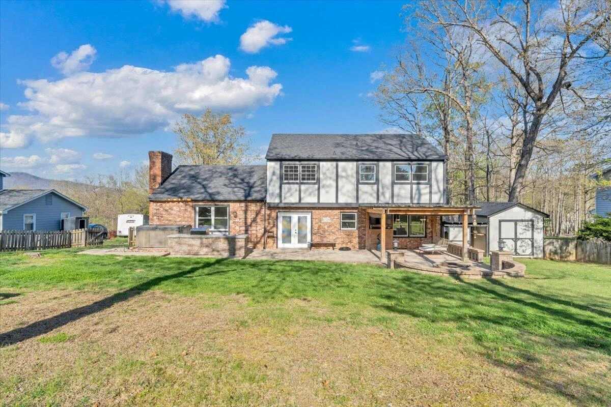 229 Queen Regent CT - Photo 54