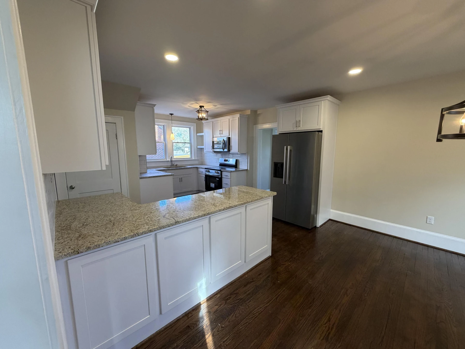 1605 Westover AVE SW - Photo 6