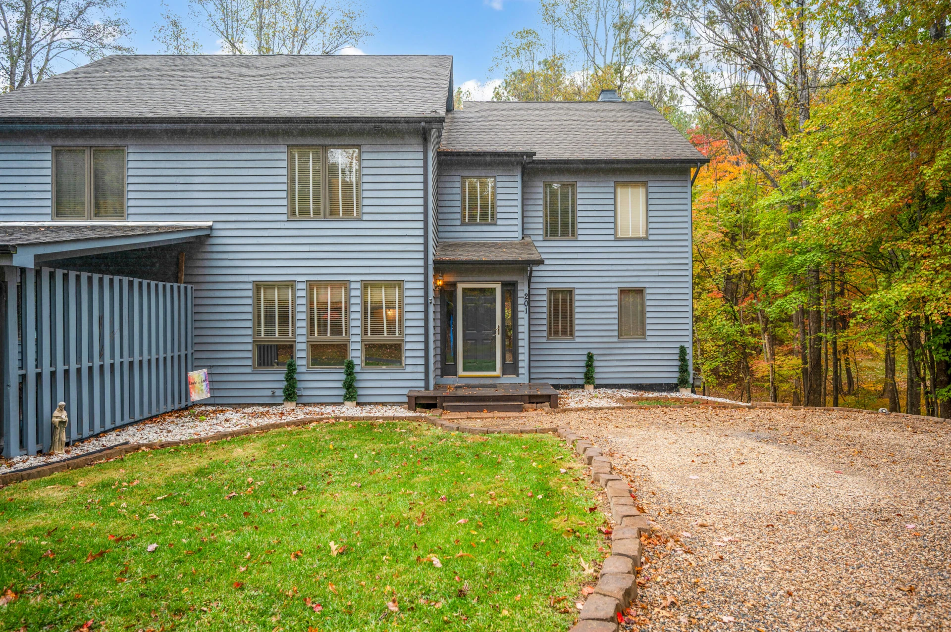 201 Mallard DR - Photo 2