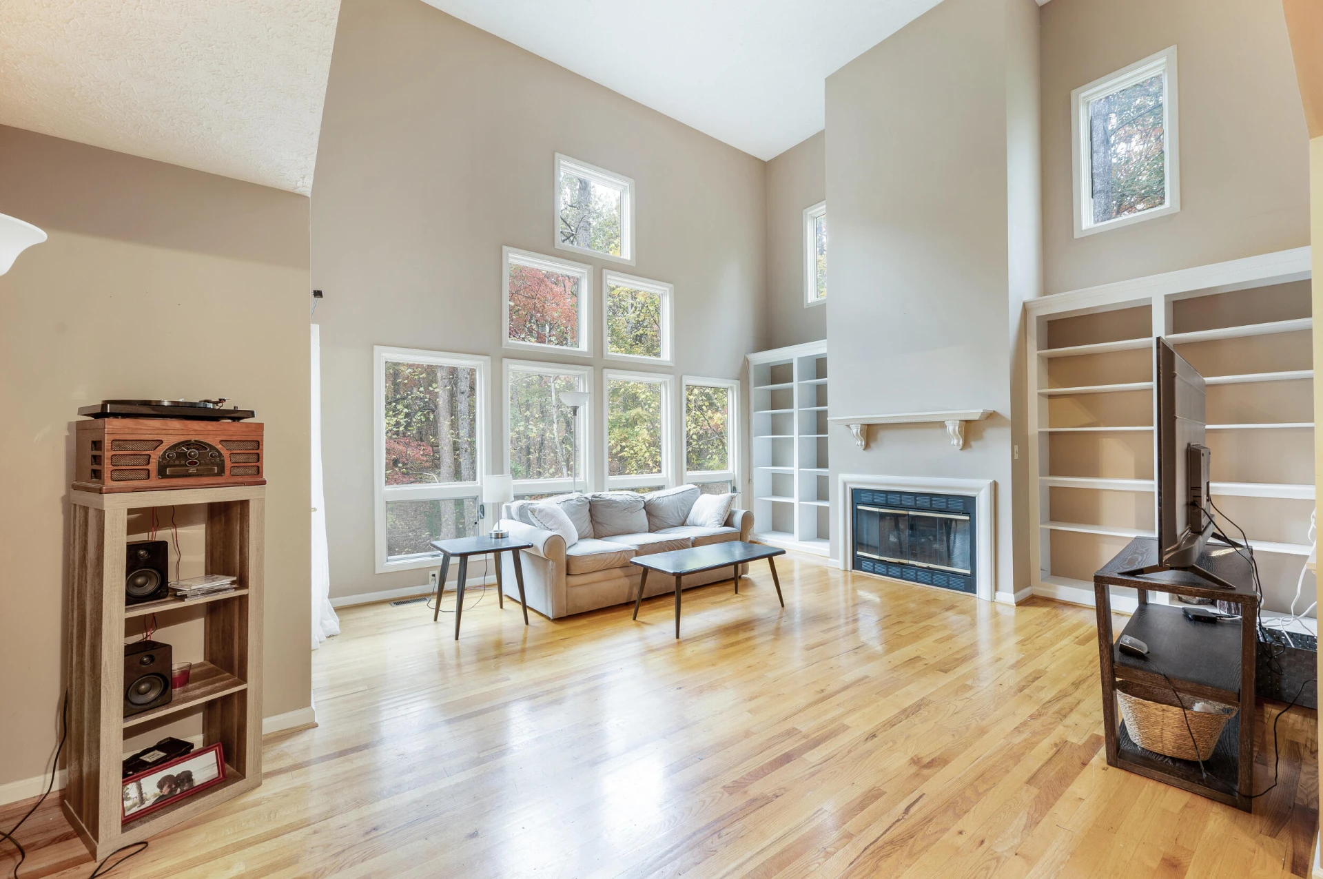 201 Mallard DR - Photo 4