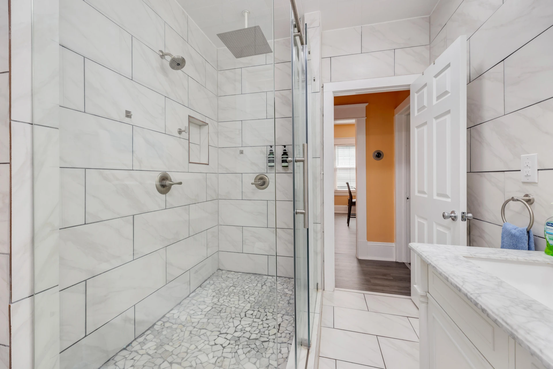 1138 Montrose AVE SE - Photo 12