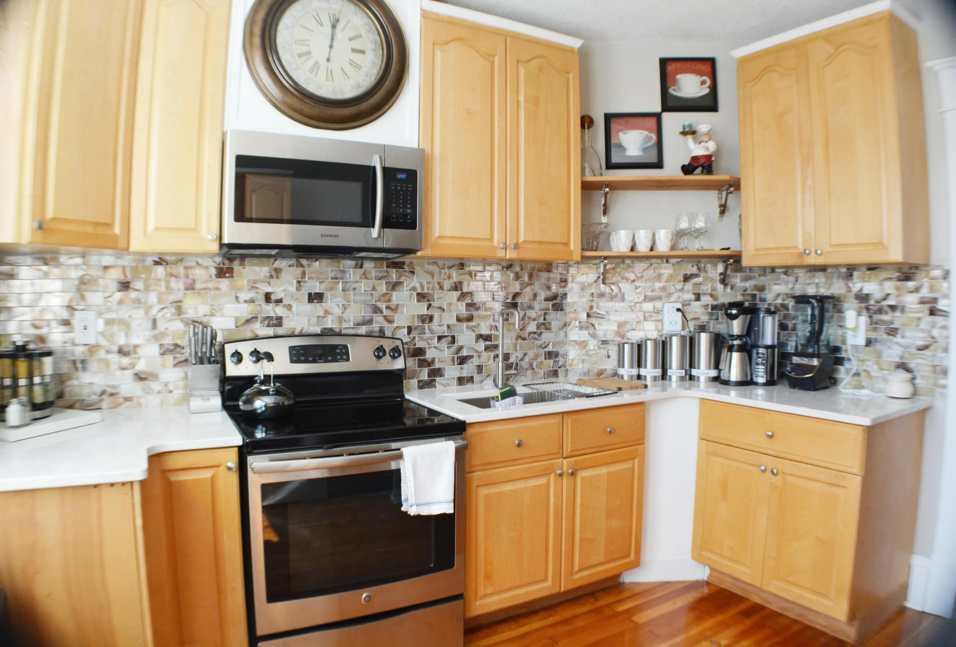 1138 Montrose AVE SE - Photo 23