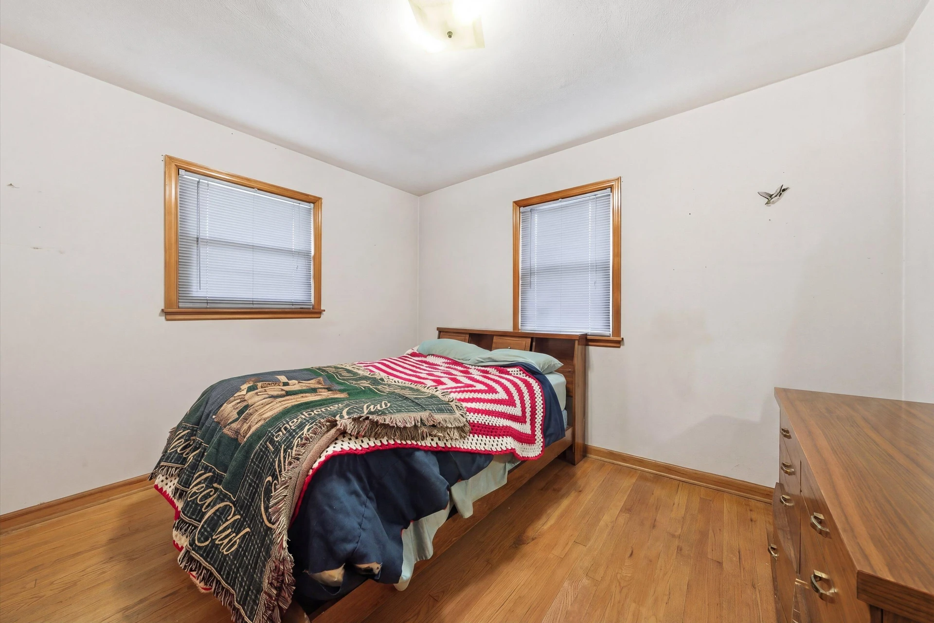 5011 Victoria ST NW - Photo 10