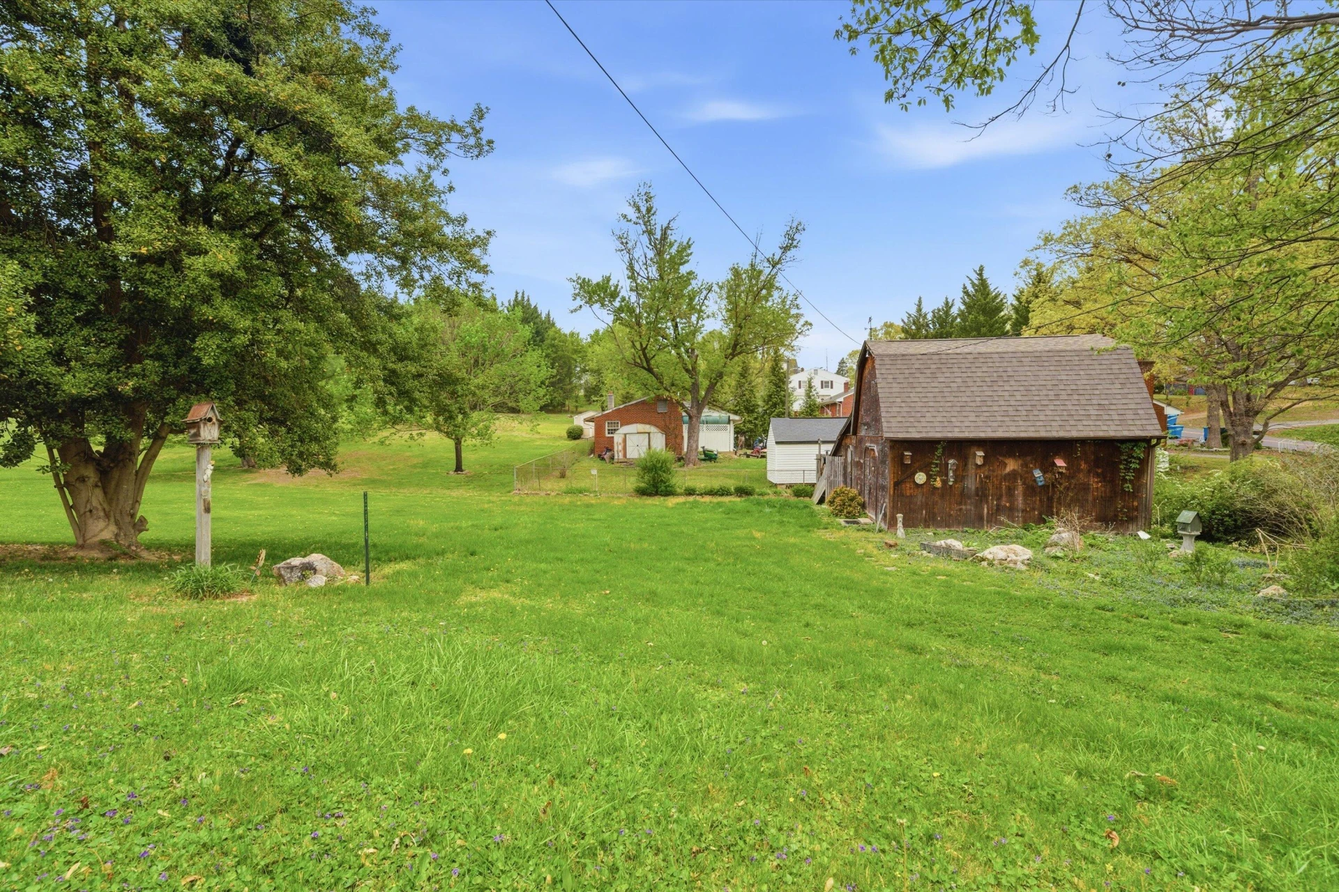 5011 Victoria ST NW - Photo 22