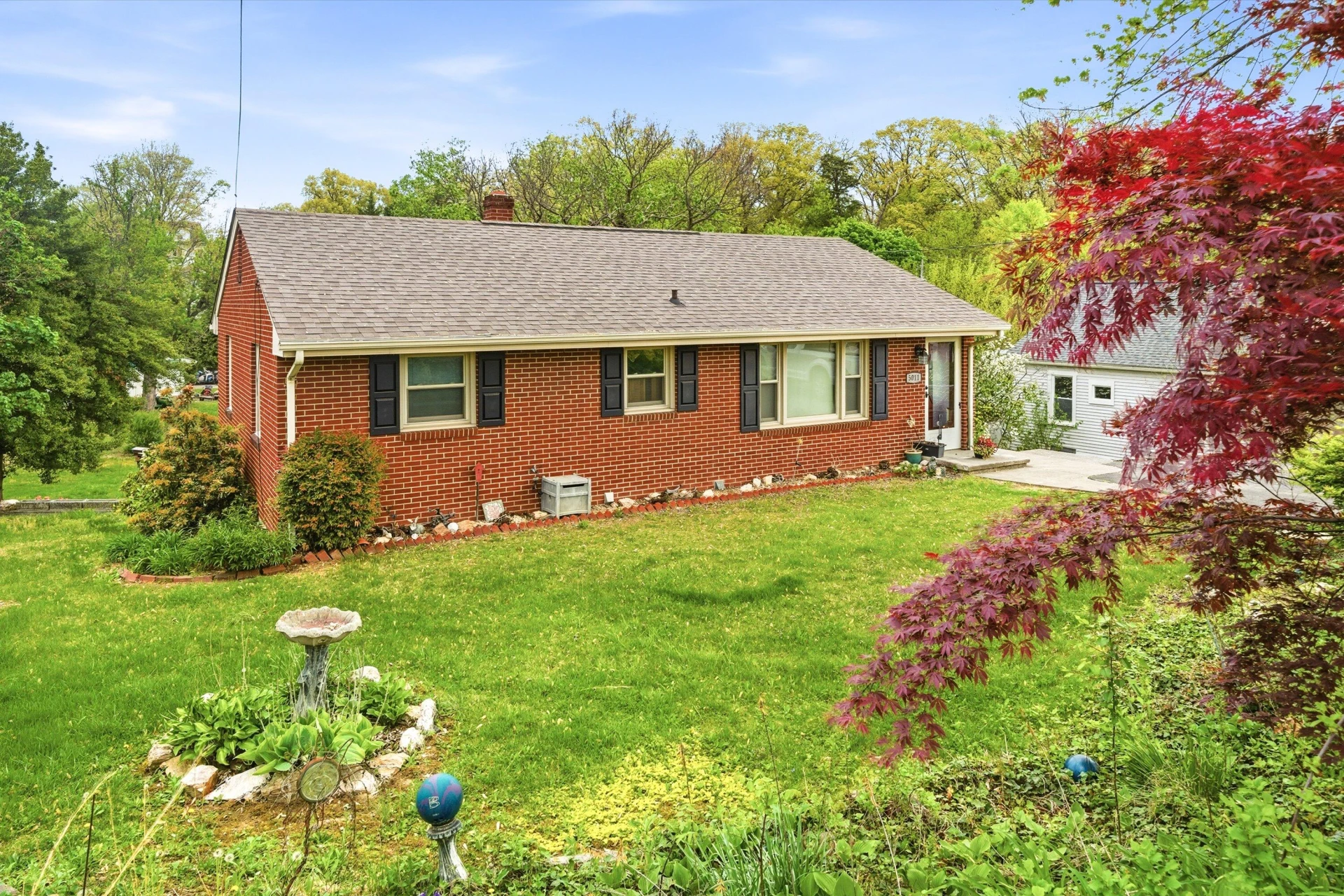 5011 Victoria ST NW - Photo 24